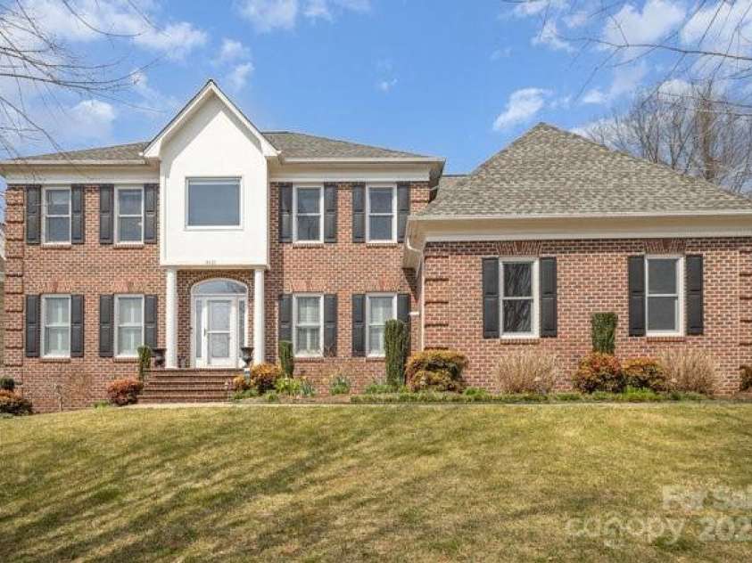 4421 3rd Street, Hickory, NC 28601.  MLS# CAR4232645, YatesRealty ID 7951. 