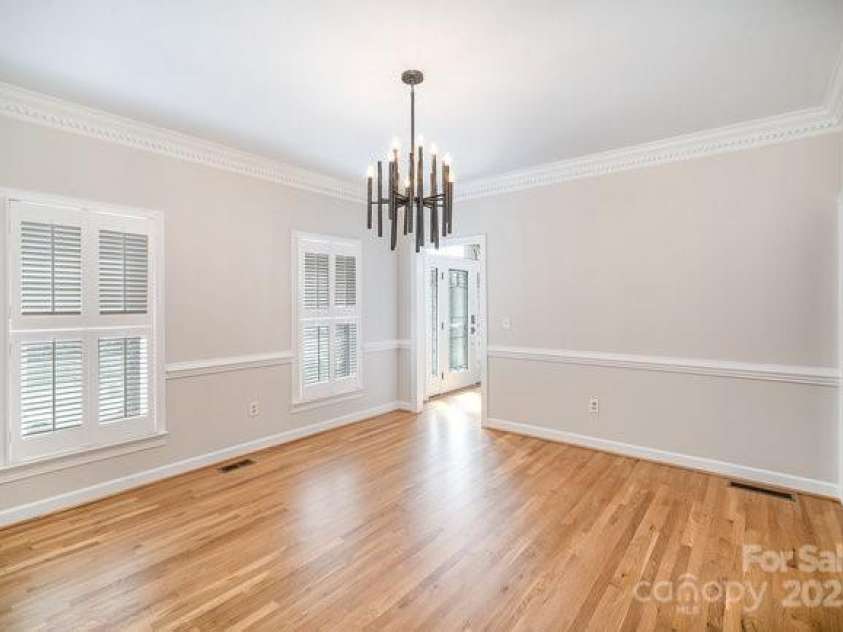 4421 3rd Street, Hickory, NC 28601.  MLS# CAR4232645, YatesRealty ID 7951. 