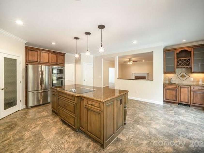 4421 3rd Street, Hickory, NC 28601.  MLS# CAR4232645, YatesRealty ID 7951. 