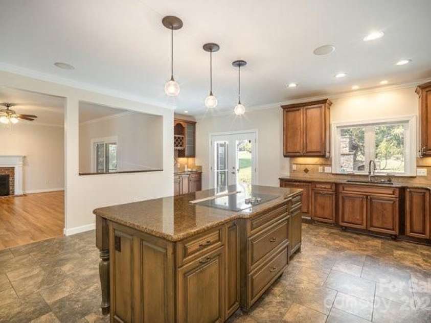 4421 3rd Street, Hickory, NC 28601.  MLS# CAR4232645, YatesRealty ID 7951. 