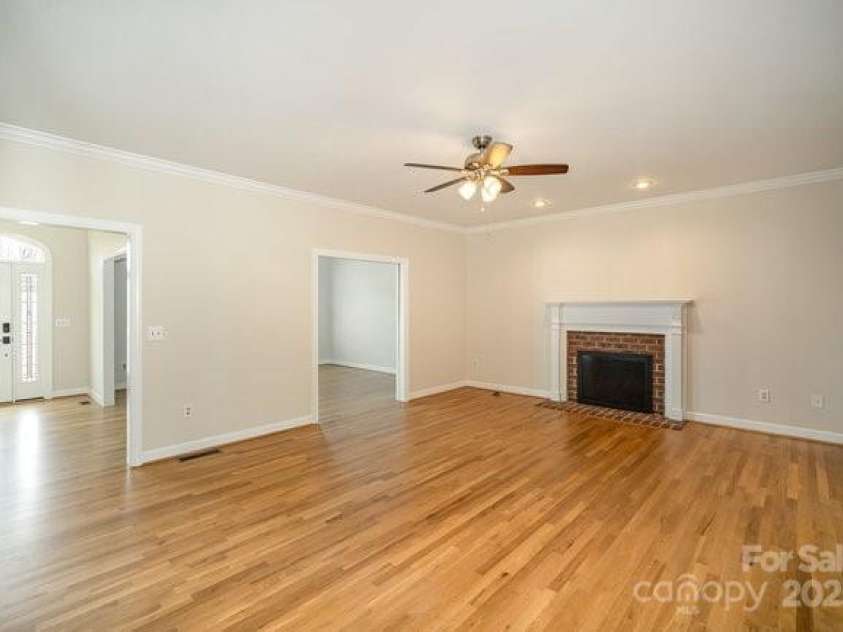 4421 3rd Street, Hickory, NC 28601.  MLS# CAR4232645, YatesRealty ID 7951. 