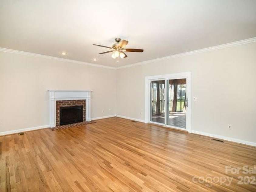 4421 3rd Street, Hickory, NC 28601.  MLS# CAR4232645, YatesRealty ID 7951. 