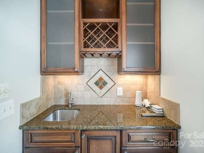 4421 3rd Street, Hickory, NC 28601.  MLS# CAR4232645, YatesRealty ID 7951. 