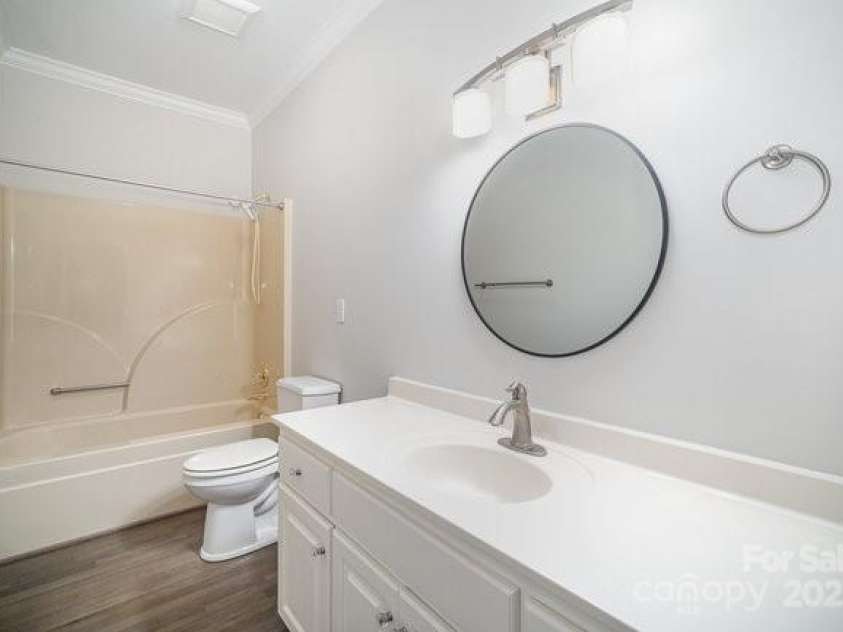 4421 3rd Street, Hickory, NC 28601.  MLS# CAR4232645, YatesRealty ID 7951. 