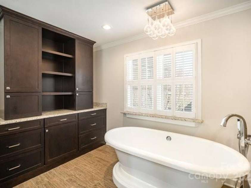 4421 3rd Street, Hickory, NC 28601.  MLS# CAR4232645, YatesRealty ID 7951. 