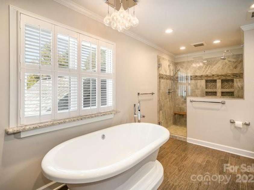 4421 3rd Street, Hickory, NC 28601.  MLS# CAR4232645, YatesRealty ID 7951. 