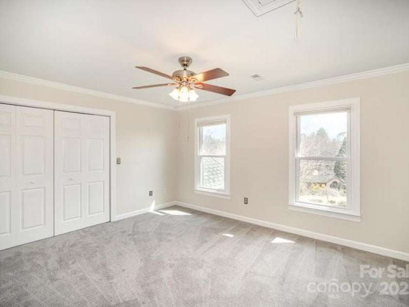 4421 3rd Street, Hickory, NC 28601.  MLS# CAR4232645, YatesRealty ID 7951. 