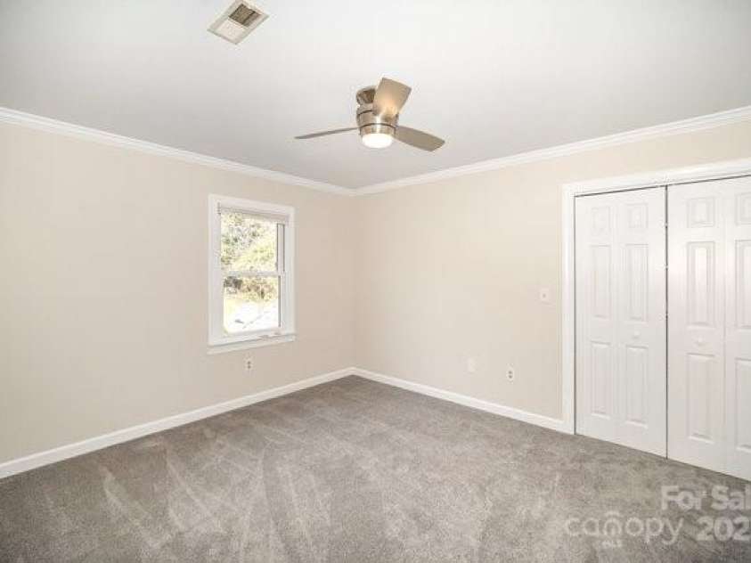 4421 3rd Street, Hickory, NC 28601.  MLS# CAR4232645, YatesRealty ID 7951. 