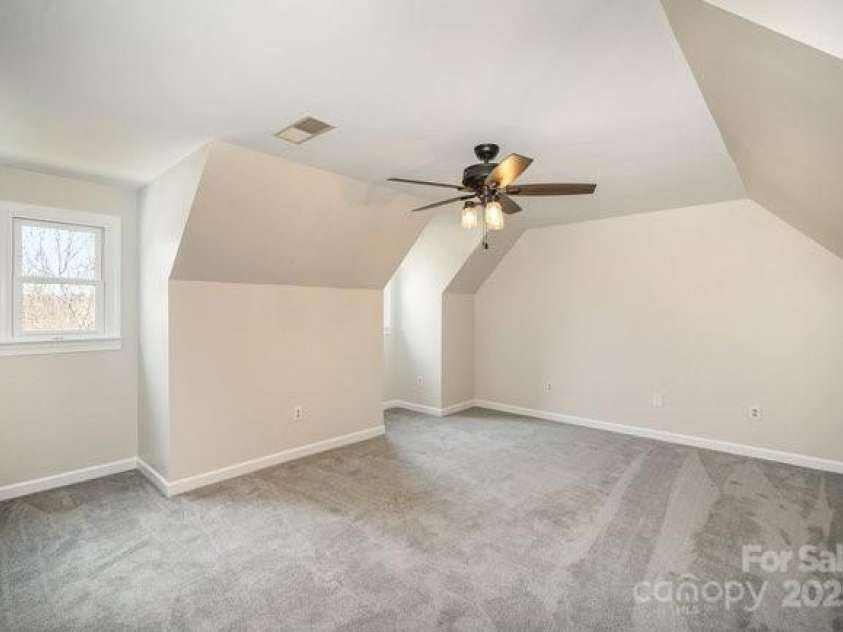 4421 3rd Street, Hickory, NC 28601.  MLS# CAR4232645, YatesRealty ID 7951. 