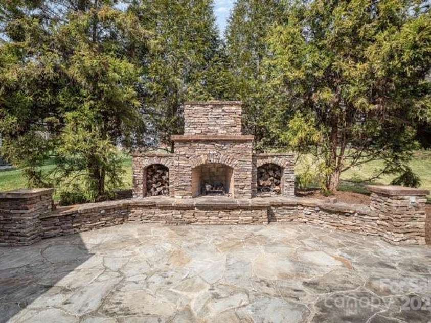 4421 3rd Street, Hickory, NC 28601.  MLS# CAR4232645, YatesRealty ID 7951. 