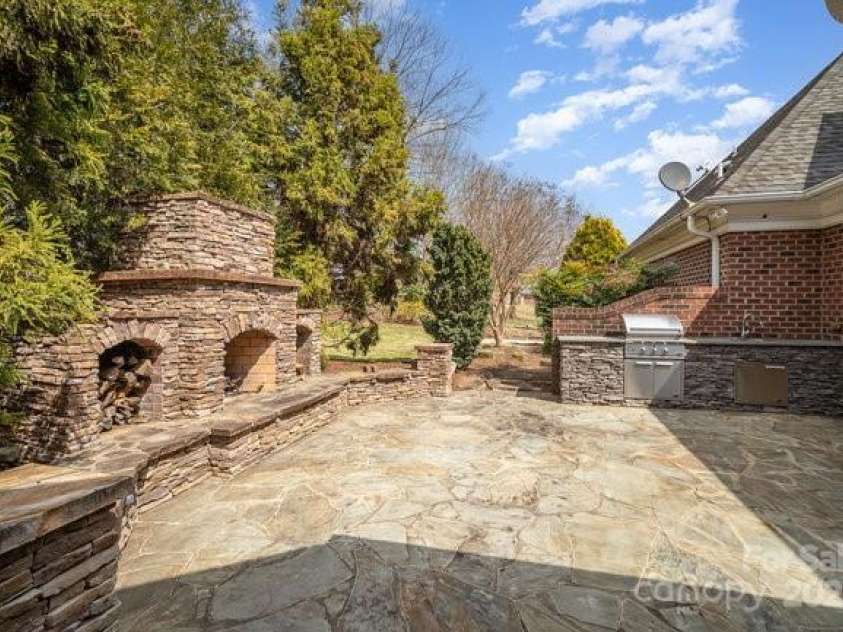 4421 3rd Street, Hickory, NC 28601.  MLS# CAR4232645, YatesRealty ID 7951. 