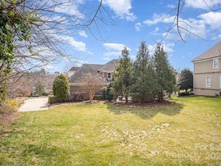 4421 3rd Street, Hickory, NC 28601.  MLS# CAR4232645, YatesRealty ID 7951. 