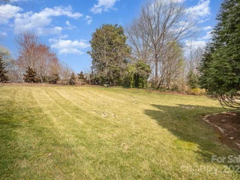 4421 3rd Street, Hickory, NC 28601.  MLS# CAR4232645, YatesRealty ID 7951. 