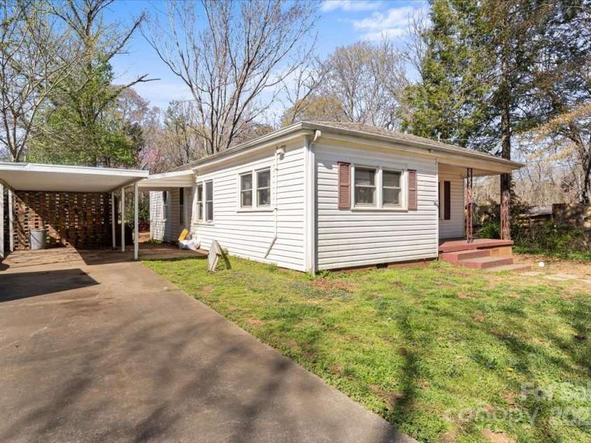 324 Harmon Street, Forest City, NC 28043.  MLS# CAR4239948, YatesRealty ID 7954. 