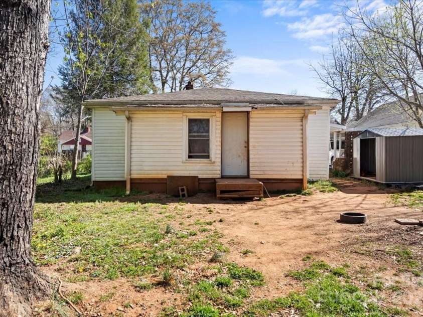 324 Harmon Street, Forest City, NC 28043.  MLS# CAR4239948, YatesRealty ID 7954. 