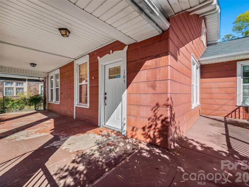 105 Foote Street, Chester, SC 29706.  MLS# CAR4318418, YatesRealty ID 7955. 