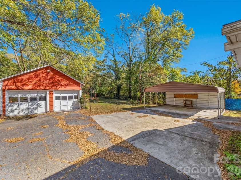105 Foote Street, Chester, SC 29706.  MLS# CAR4318418, YatesRealty ID 7955. 