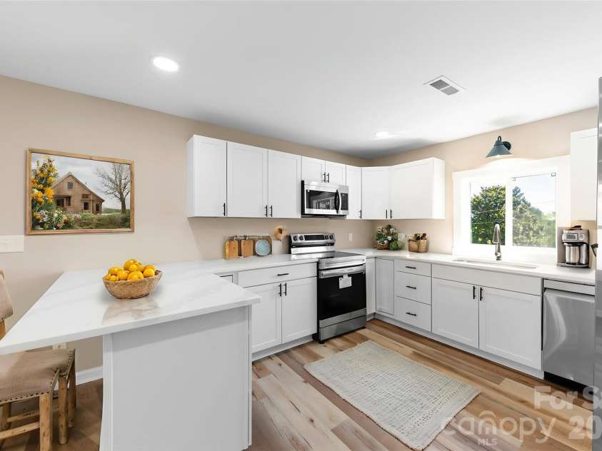 120 Center Street, Kings Mountain, NC 28086.  MLS# CAR4297199, YatesRealty ID 7956. 