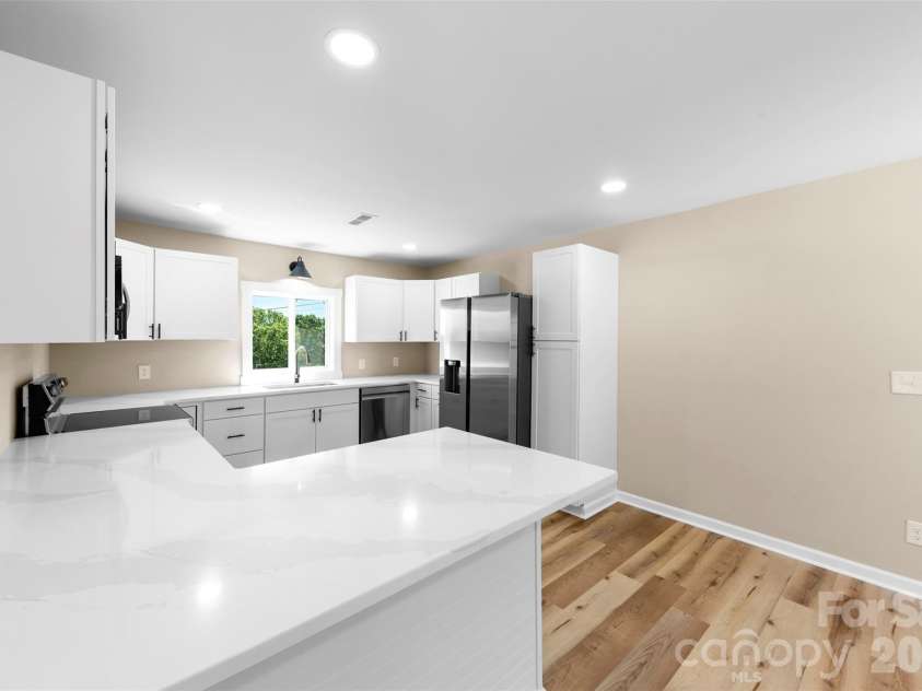 120 Center Street, Kings Mountain, NC 28086.  MLS# CAR4297199, YatesRealty ID 7956. 