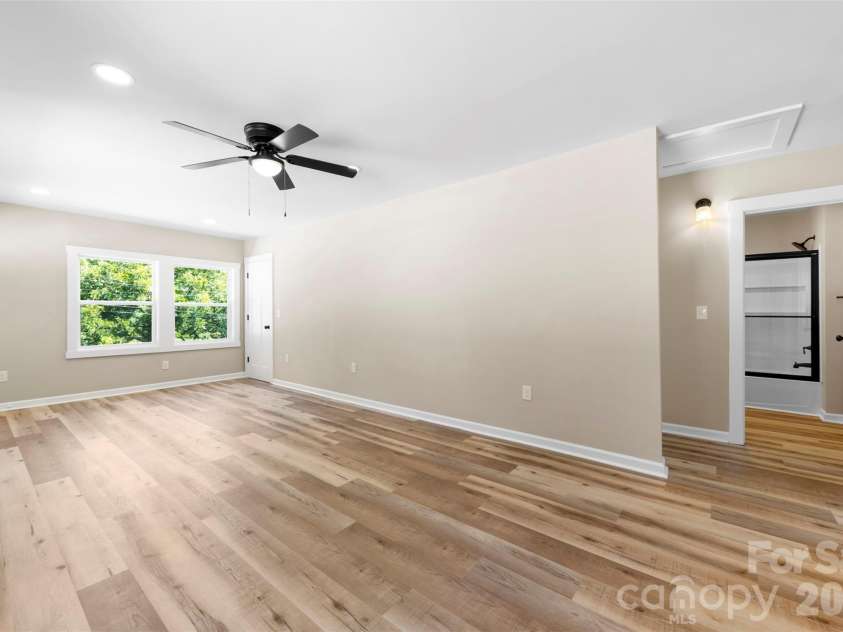 120 Center Street, Kings Mountain, NC 28086.  MLS# CAR4297199, YatesRealty ID 7956. 