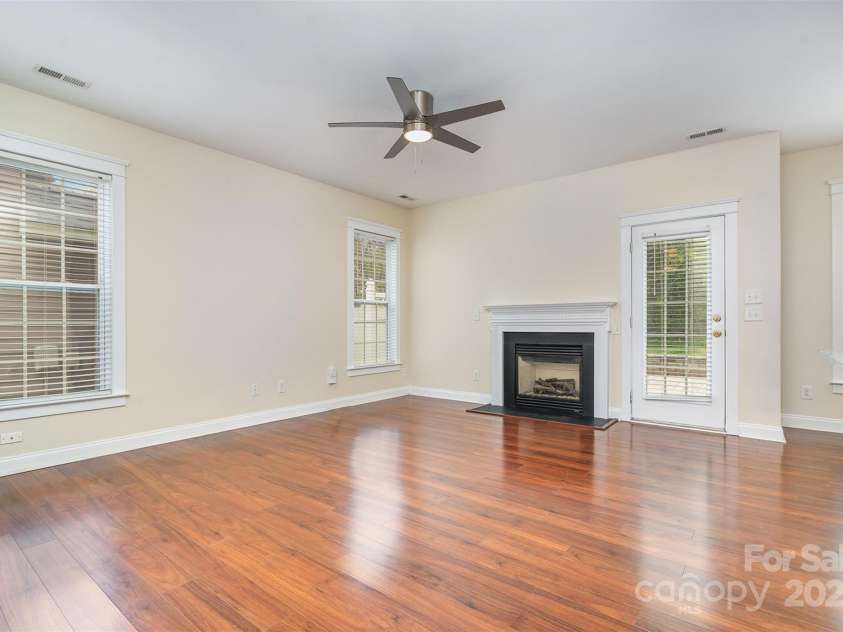 6707 Dunton Street, Huntersville, NC 28078.  MLS# CAR4245731, YatesRealty ID 7956. 