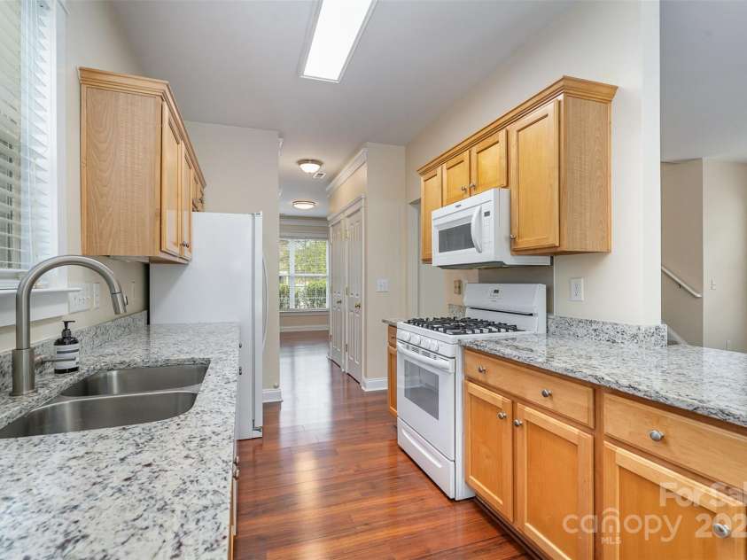 6707 Dunton Street, Huntersville, NC 28078.  MLS# CAR4245731, YatesRealty ID 7956. 