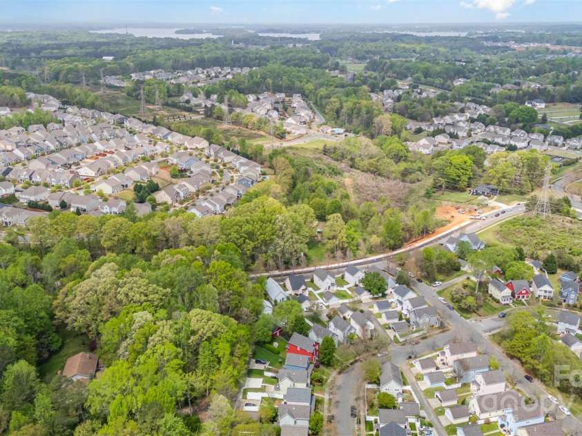 6707 Dunton Street, Huntersville, NC 28078.  MLS# CAR4245731, YatesRealty ID 7956. 