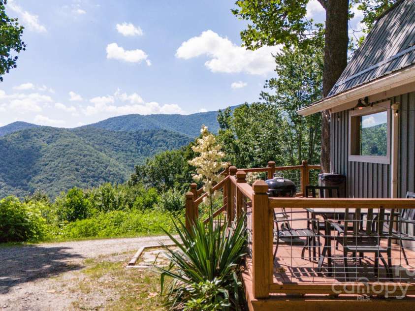 571 Paradise Mountain Road, Canton, NC 28716.  MLS# CAR4152264, YatesRealty ID 7957. 