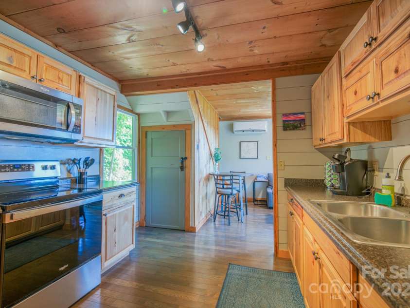 571 Paradise Mountain Road, Canton, NC 28716.  MLS# CAR4152264, YatesRealty ID 7957. 