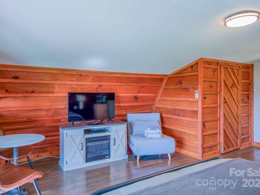571 Paradise Mountain Road, Canton, NC 28716.  MLS# CAR4152264, YatesRealty ID 7957. 
