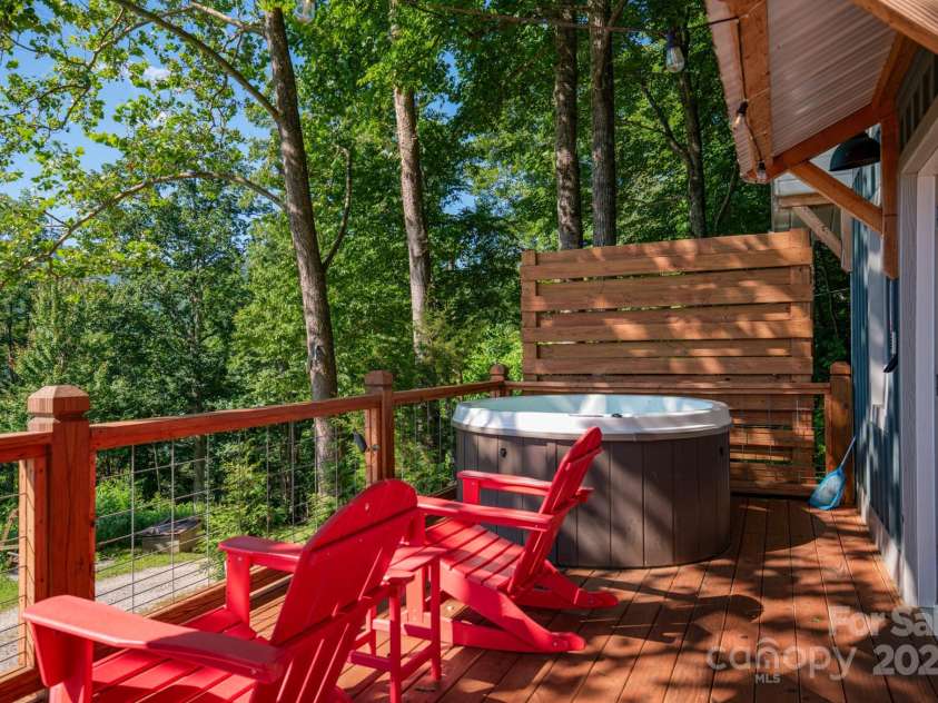 571 Paradise Mountain Road, Canton, NC 28716.  MLS# CAR4152264, YatesRealty ID 7957. 