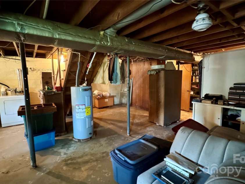 1684 Montevista Drive, Shelby, NC 28150.  MLS# CAR4248845, YatesRealty ID 7958. 