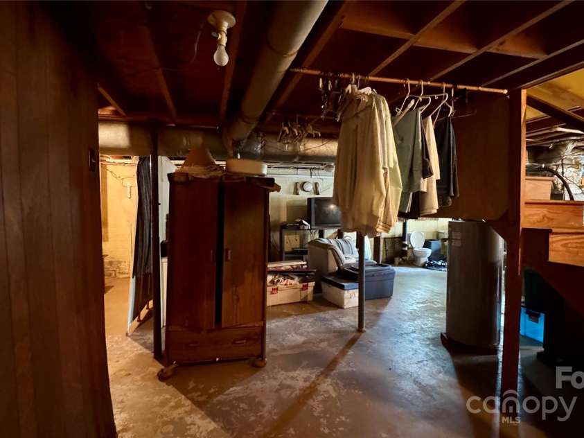 1684 Montevista Drive, Shelby, NC 28150.  MLS# CAR4248845, YatesRealty ID 7958. 