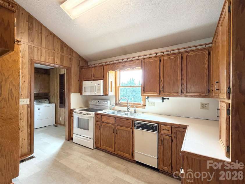 1709 Acorn Avenue, Hudson, NC 28638.  MLS# CAR4359141, YatesRealty ID 7958. 