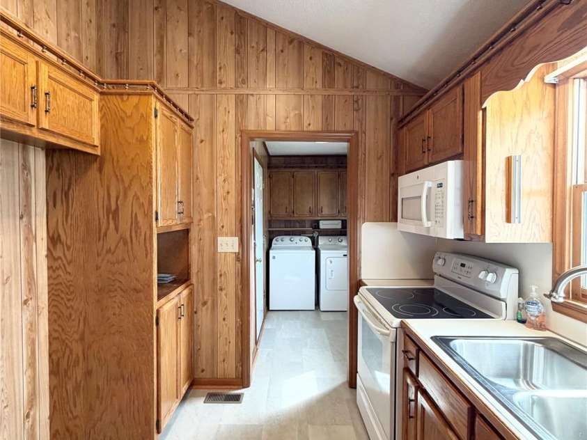 1709 Acorn Avenue, Hudson, NC 28638.  MLS# CAR4359141, YatesRealty ID 7958. 
