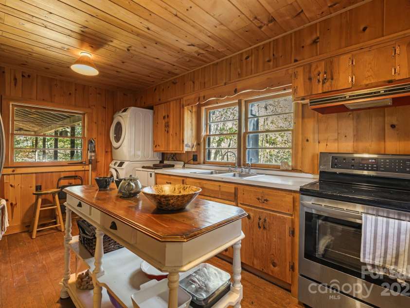 2395 Hortons Creek Road, Burnsville, NC 28714.  MLS# CAR4313609, YatesRealty ID 7959. Kitchen