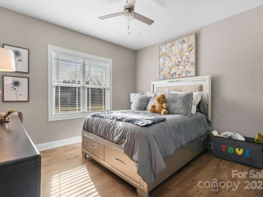 5324 Stonewood Drive, Hickory, NC 28602.  MLS# CAR4220787, YatesRealty ID 796. Bedroom