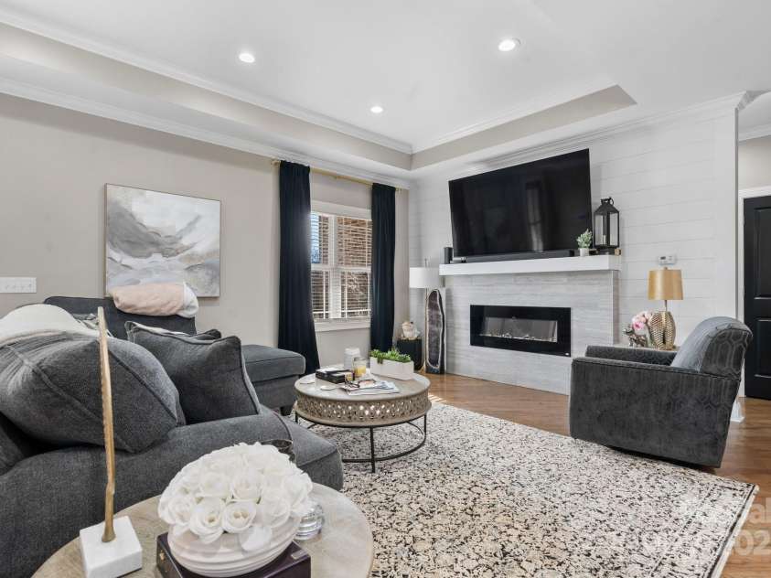 5324 Stonewood Drive, Hickory, NC 28602.  MLS# CAR4220787, YatesRealty ID 796. Living Area