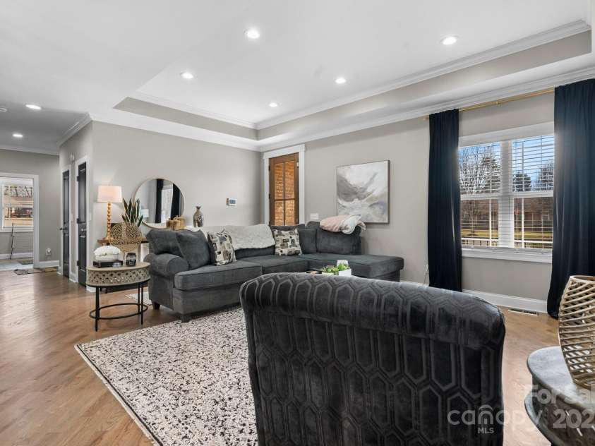 5324 Stonewood Drive, Hickory, NC 28602.  MLS# CAR4220787, YatesRealty ID 796. Living Area