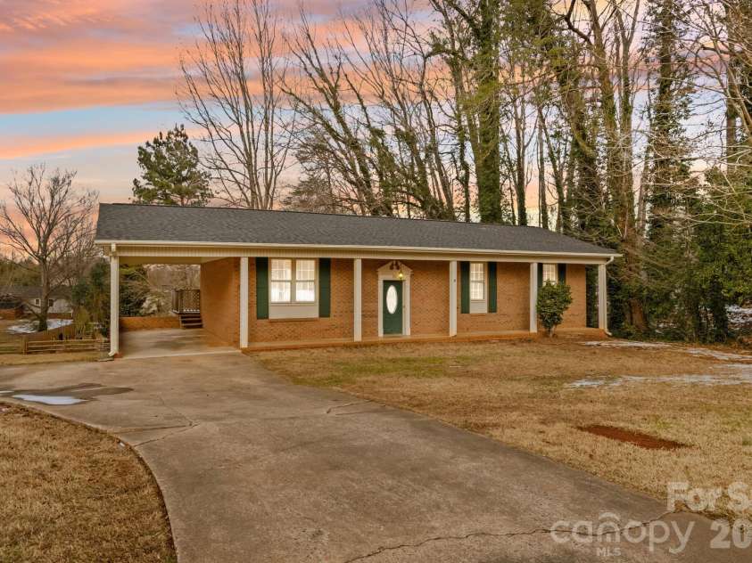 535 Log Barn Road, Salisbury, NC 28146.  MLS# CAR4340746, YatesRealty ID 7962. 