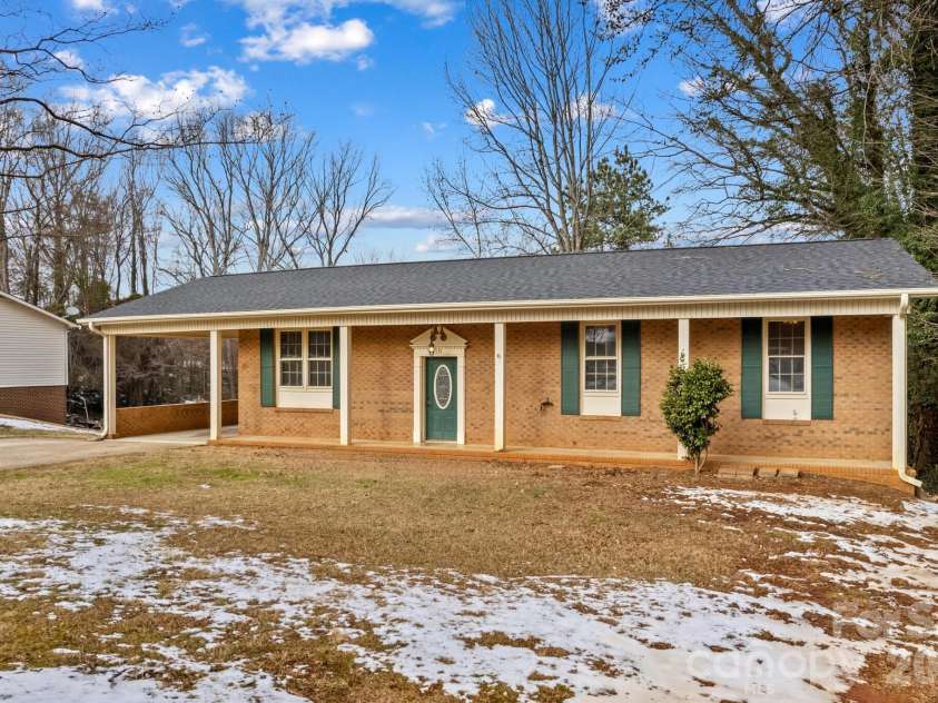 535 Log Barn Road, Salisbury, NC 28146.  MLS# CAR4340746, YatesRealty ID 7962. 