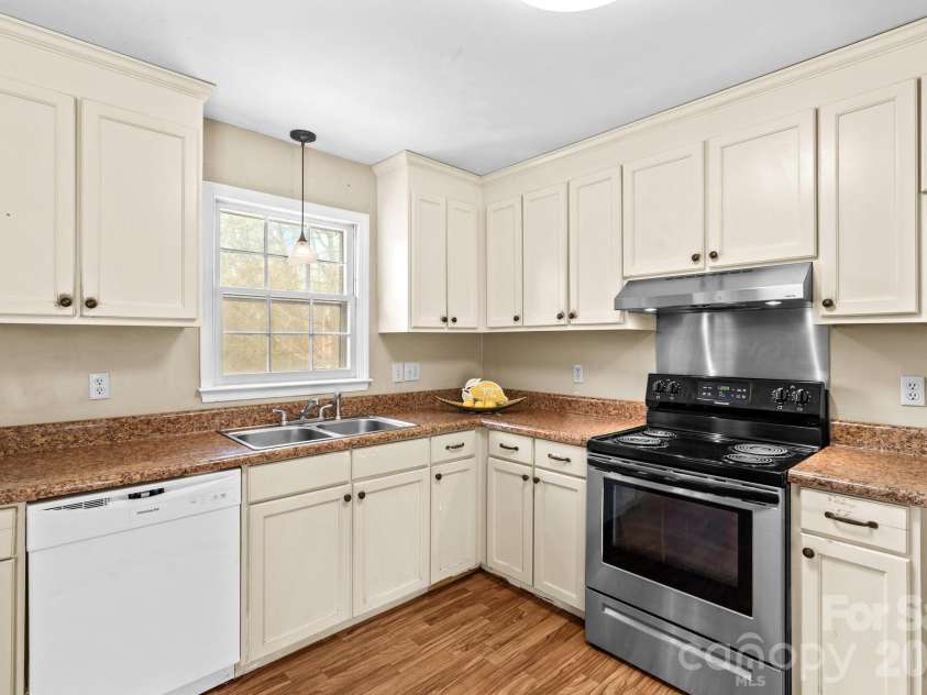 535 Log Barn Road, Salisbury, NC 28146.  MLS# CAR4340746, YatesRealty ID 7962. 