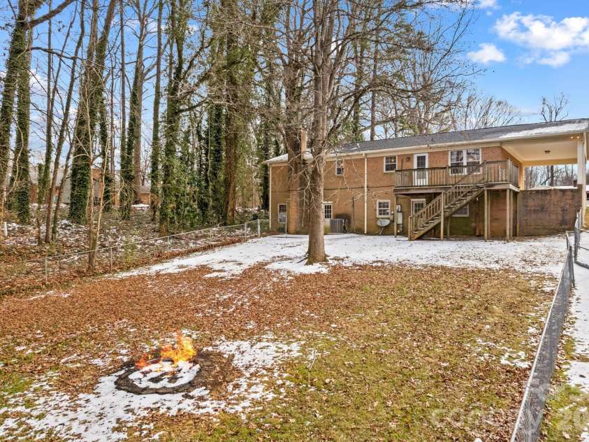 535 Log Barn Road, Salisbury, NC 28146.  MLS# CAR4340746, YatesRealty ID 7962. 