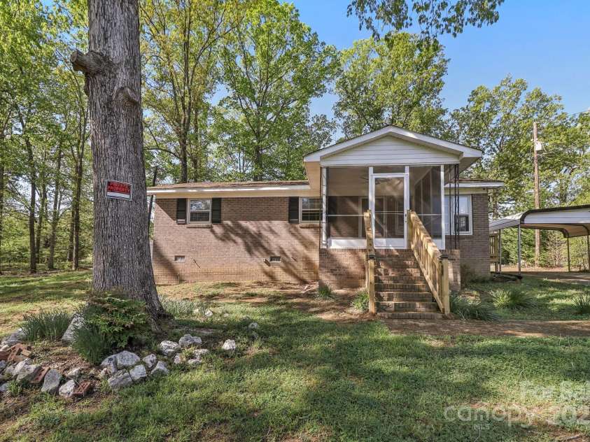 1725 Feature Road, Lancaster, SC 29720.  MLS# CAR4181125, YatesRealty ID 7963. 