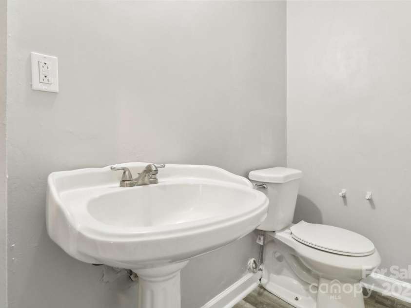 1725 Feature Road, Lancaster, SC 29720.  MLS# CAR4181125, YatesRealty ID 7963. 