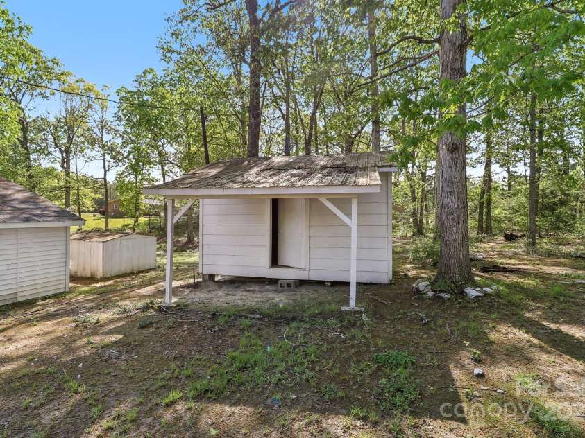 1725 Feature Road, Lancaster, SC 29720.  MLS# CAR4181125, YatesRealty ID 7963. 