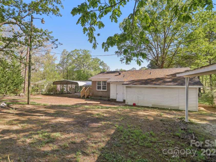 1725 Feature Road, Lancaster, SC 29720.  MLS# CAR4181125, YatesRealty ID 7963. 