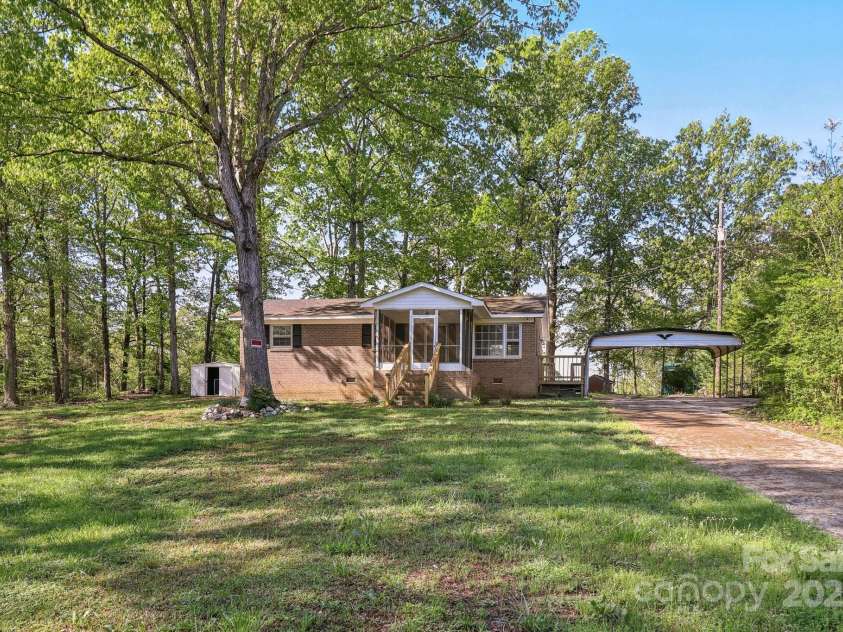 1725 Feature Road, Lancaster, SC 29720.  MLS# CAR4181125, YatesRealty ID 7963. 