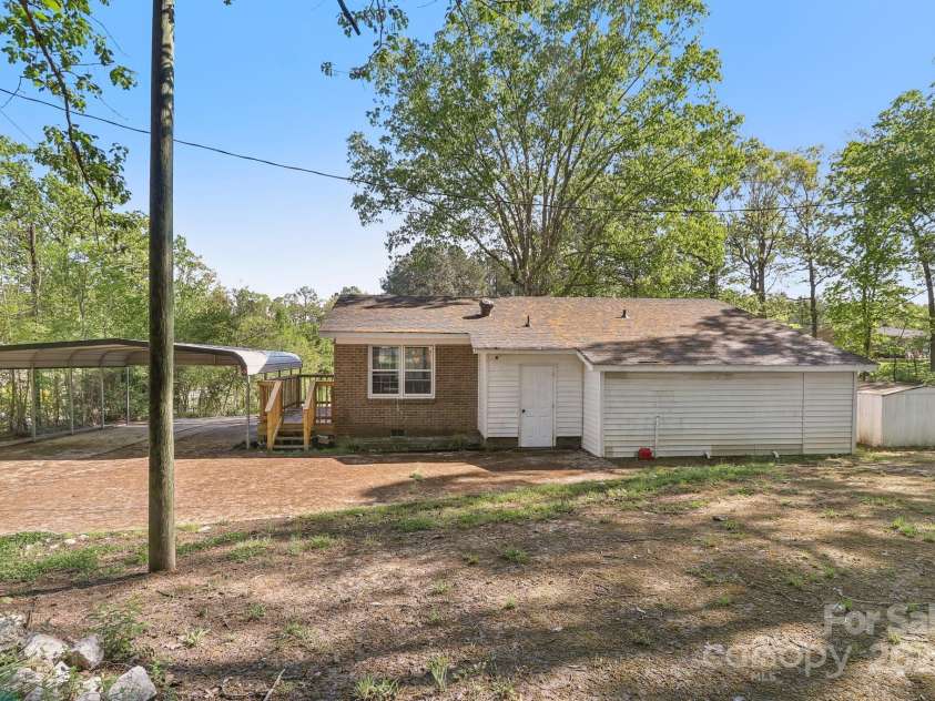 1725 Feature Road, Lancaster, SC 29720.  MLS# CAR4181125, YatesRealty ID 7963. 