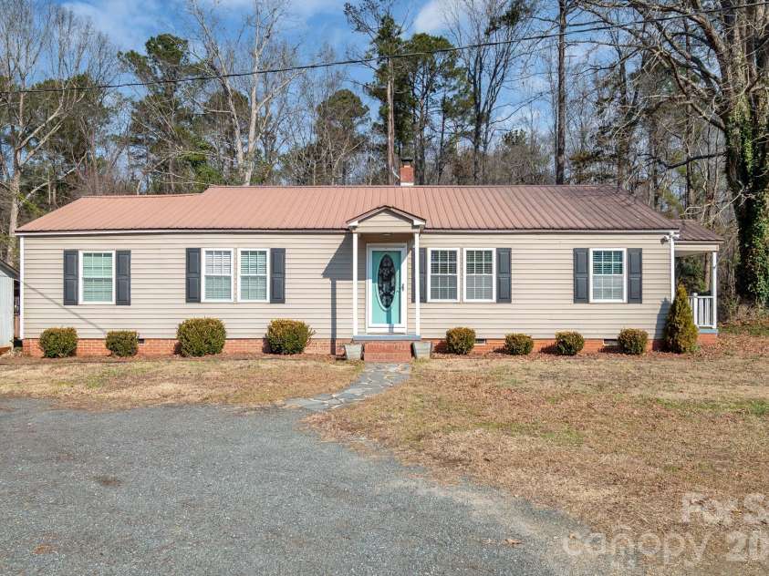 391 Phillipstown Road, Kershaw, SC 29067.  MLS# CAR4342729, YatesRealty ID 7963. 